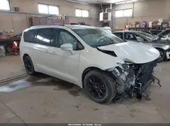 2C4RC1FG2NR185397 2022 CHRYSLER PACIFICA