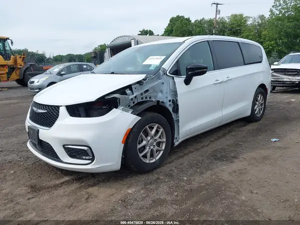 2C4RC1FG2RR109412 2024 CHRYSLER PACIFICA - Image 2