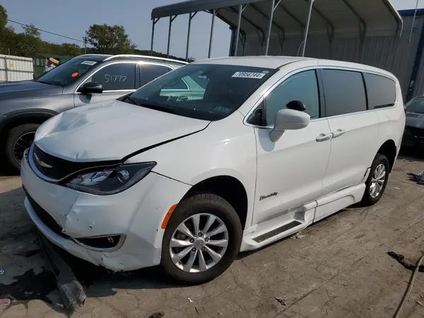 2C4RC1FG3JR100514 2018 CHRYSLER PACIFICA - Image 1