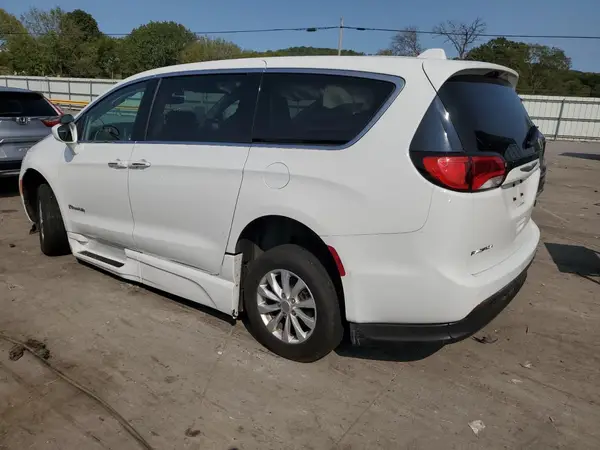 2C4RC1FG3JR100514 2018 CHRYSLER PACIFICA - Image 2