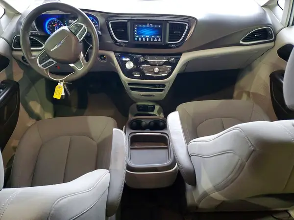 2C4RC1FG3JR100741 2018 CHRYSLER PACIFICA - Image 8