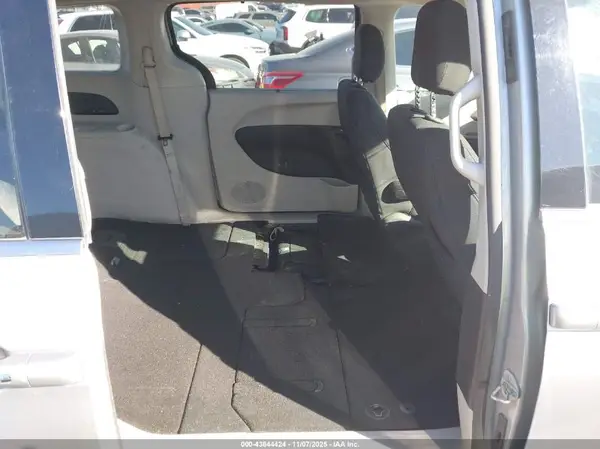 2C4RC1FG3JR101632 2018 CHRYSLER PACIFICA - Image 8