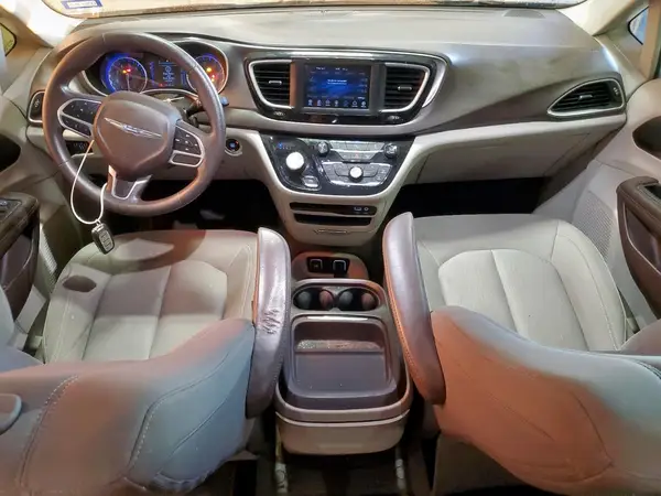 2C4RC1FG3JR102070 2018 CHRYSLER PACIFICA - Image 8