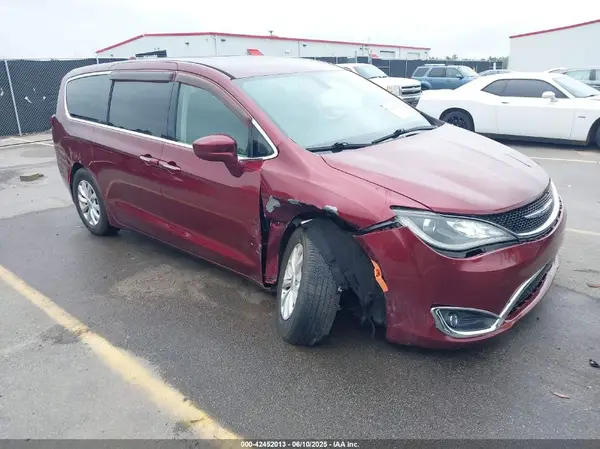 2C4RC1FG3JR108516 2018 CHRYSLER PACIFICA - Image 1