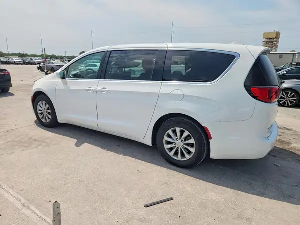 2C4RC1FG3JR116759 2018 CHRYSLER PACIFICA - Image 2