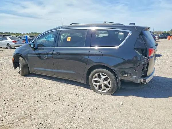 2C4RC1FG3JR122674 2018 CHRYSLER PACIFICA - Image 2
