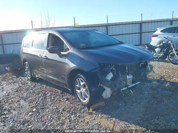 2C4RC1FG3JR125607 2018 CHRYSLER PACIFICA - Image 1