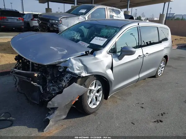 2C4RC1FG3JR126109 2018 CHRYSLER PACIFICA - Image 2