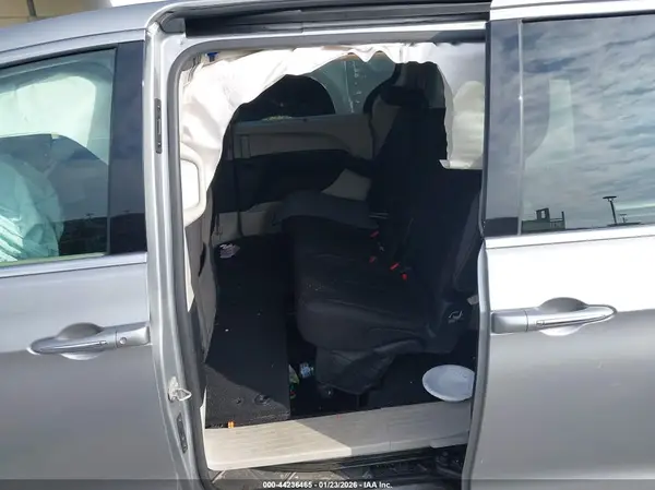 2C4RC1FG3JR126109 2018 CHRYSLER PACIFICA - Image 8