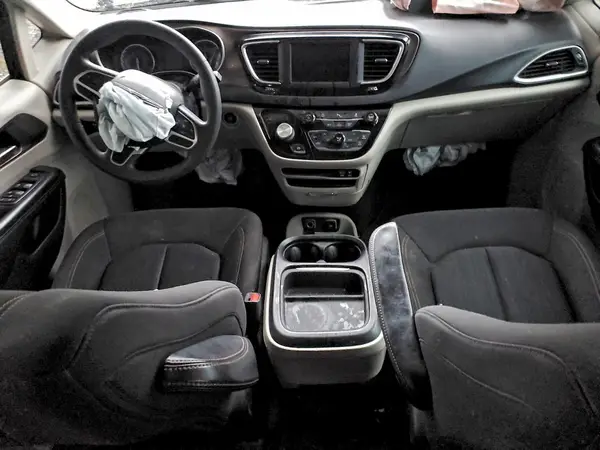 2C4RC1FG3JR157392 2018 CHRYSLER PACIFICA - Image 8