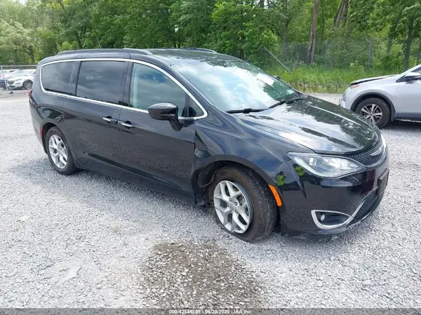 2C4RC1FG3JR174287 2018 CHRYSLER PACIFICA - Image 1
