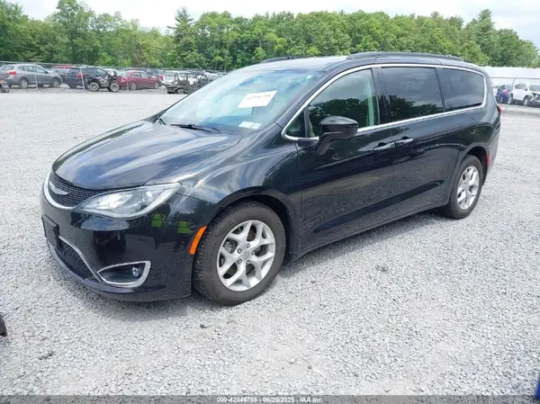2C4RC1FG3JR174287 2018 CHRYSLER PACIFICA - Image 2