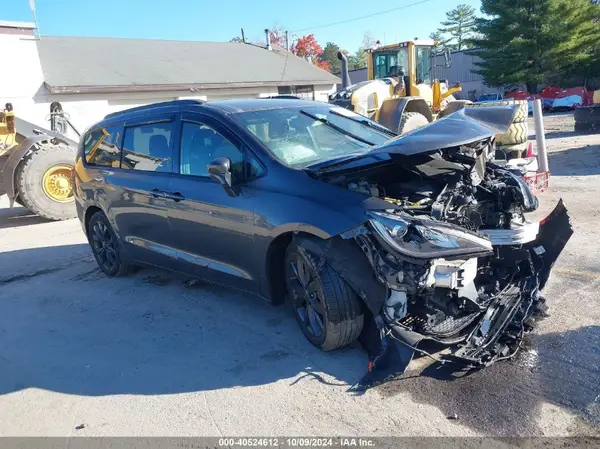 2C4RC1FG3JR204503 2018 CHRYSLER PACIFICA - Image 1