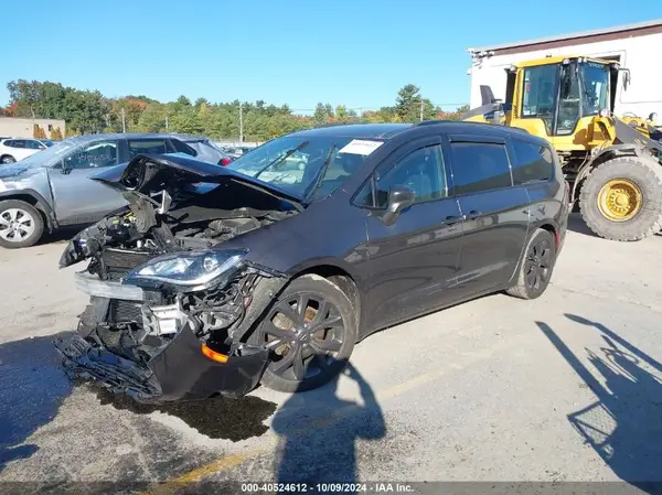 2C4RC1FG3JR204503 2018 CHRYSLER PACIFICA - Image 2