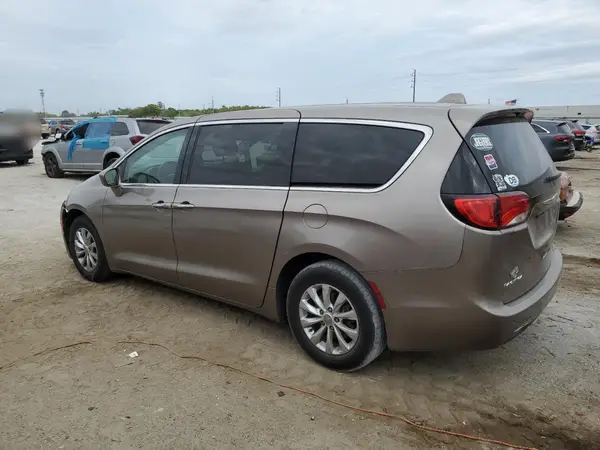 2C4RC1FG3JR233998 2018 CHRYSLER PACIFICA - Image 2