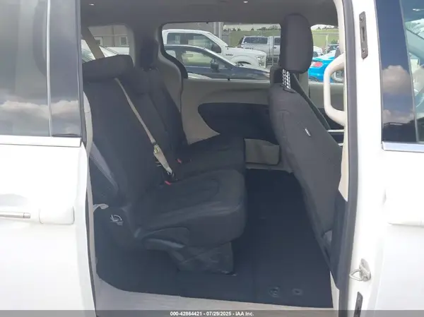 2C4RC1FG3JR279332 2018 CHRYSLER PACIFICA - Image 8