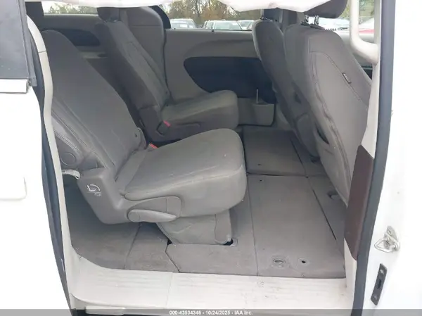 2C4RC1FG3JR289682 2018 CHRYSLER PACIFICA - Image 8