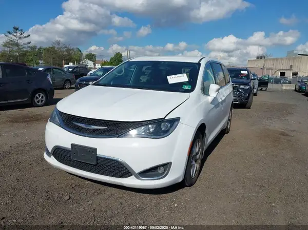 2C4RC1FG3JR323071 2018 CHRYSLER PACIFICA - Image 2