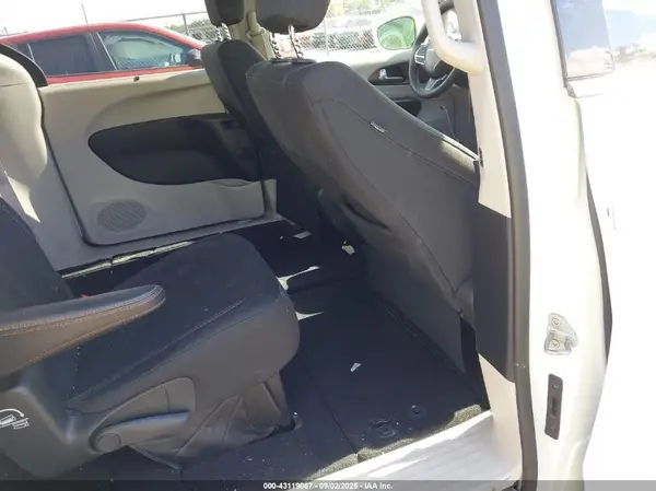 2C4RC1FG3JR323071 2018 CHRYSLER PACIFICA - Image 8