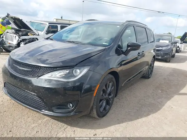 2C4RC1FG3JR356717 2018 CHRYSLER PACIFICA - Image 2