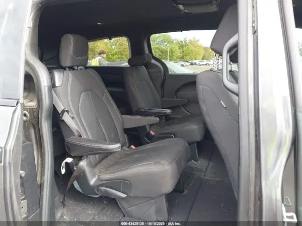 2C4RC1FG3JR356751 2018 CHRYSLER PACIFICA - Image 8