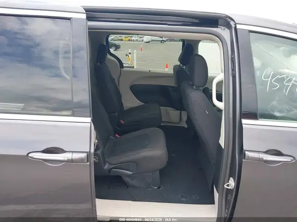 2C4RC1FG3KR505709 2019 CHRYSLER PACIFICA - Image 8