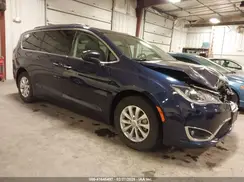2C4RC1FG3KR556322 2019 CHRYSLER PACIFICA