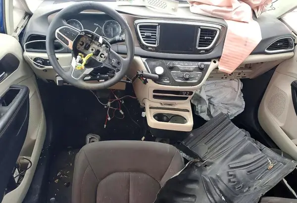 2C4RC1FG3KR667050 2019 CHRYSLER PACIFICA - Image 8