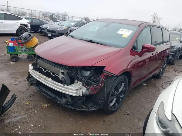 2C4RC1FG3LR110026 2020 CHRYSLER PACIFICA - Image 2