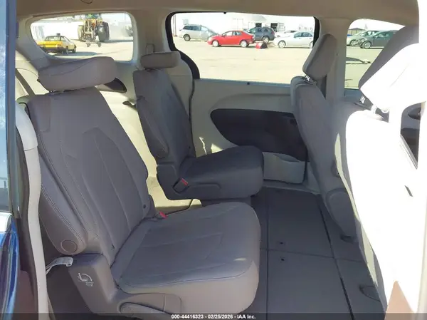 2C4RC1FG3LR197460 2020 CHRYSLER PACIFICA - Image 8