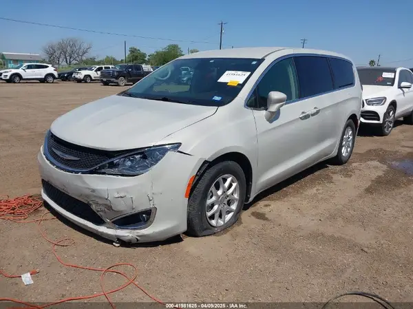 2C4RC1FG3LR234734 2020 CHRYSLER PACIFICA - Image 2