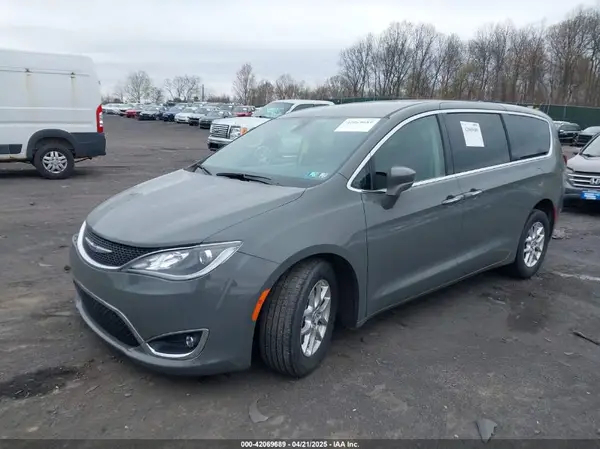 2C4RC1FG3LR245765 2020 CHRYSLER PACIFICA - Image 2