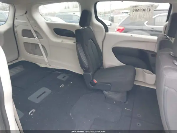 2C4RC1FG3LR245765 2020 CHRYSLER PACIFICA - Image 8