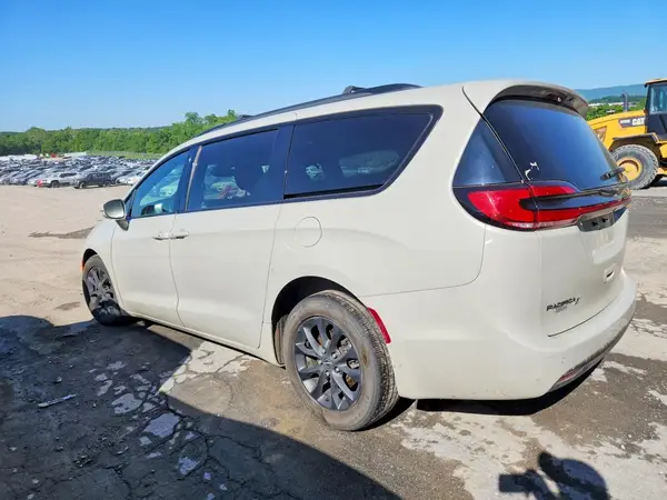 2C4RC1FG3MR543931 2021 CHRYSLER PACIFICA - Image 2