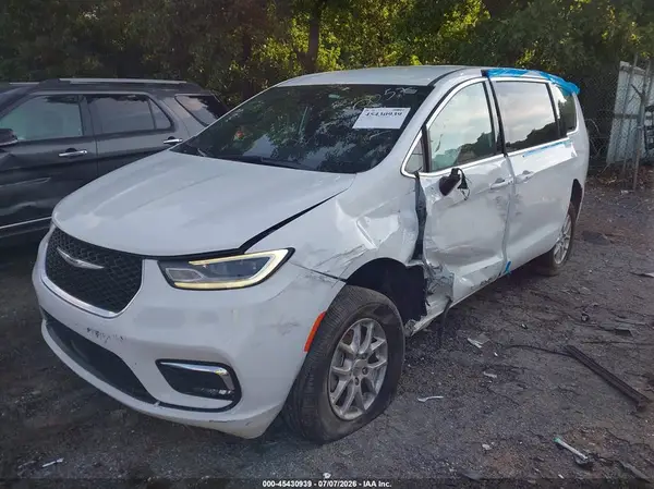 2C4RC1FG3RR130057 2024 CHRYSLER PACIFICA - Image 2