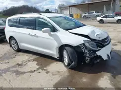 2C4RC1FG4JR100831 2018 CHRYSLER PACIFICA