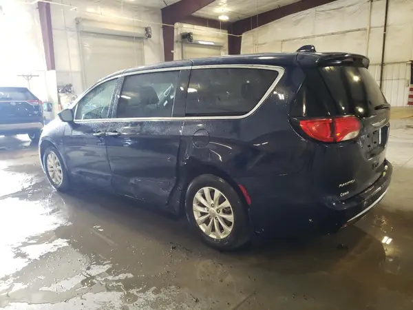 2C4RC1FG4JR104667 2018 CHRYSLER PACIFICA - Image 2