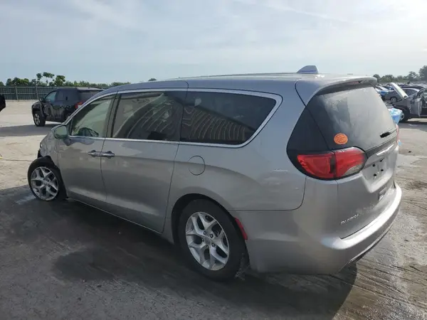 2C4RC1FG4JR117824 2018 CHRYSLER PACIFICA - Image 2