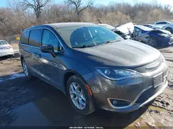 2C4RC1FG4JR122957 2018 CHRYSLER PACIFICA