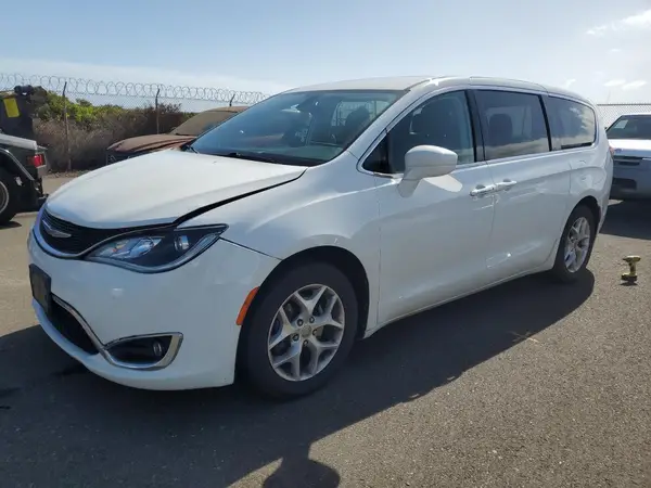 2C4RC1FG4JR157496 2018 CHRYSLER PACIFICA - Image 1