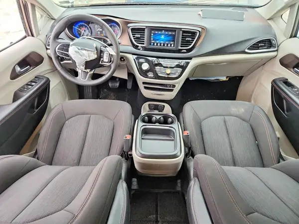2C4RC1FG4JR175125 2018 CHRYSLER PACIFICA - Image 8