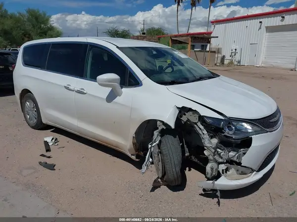 2C4RC1FG4JR218992 2018 CHRYSLER PACIFICA - Image 1