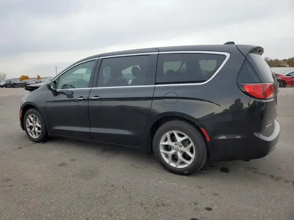 2C4RC1FG4JR236005 2018 CHRYSLER PACIFICA - Image 2
