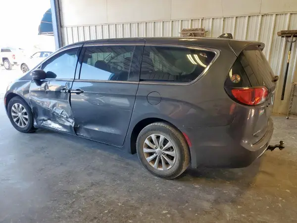 2C4RC1FG4JR280215 2018 CHRYSLER PACIFICA - Image 2