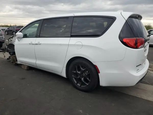 2C4RC1FG4JR287228 2018 CHRYSLER PACIFICA - Image 2