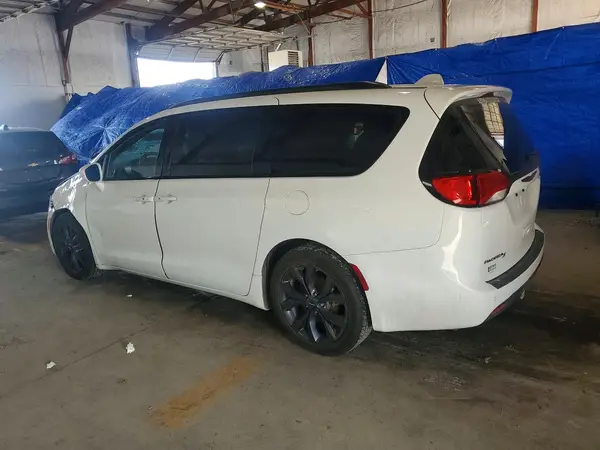 2C4RC1FG4JR334032 2018 CHRYSLER PACIFICA - Image 2