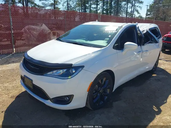 2C4RC1FG4JR357830 2018 CHRYSLER PACIFICA - Image 2