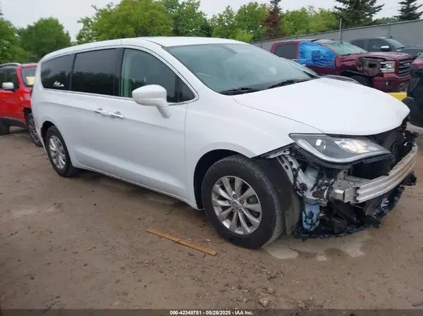 2C4RC1FG4KR523569 2019 CHRYSLER PACIFICA - Image 1