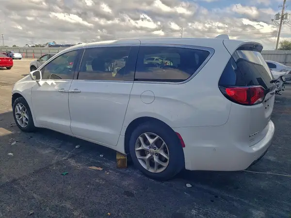 2C4RC1FG4KR550870 2019 CHRYSLER PACIFICA - Image 2