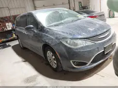 2C4RC1FG4KR589460 2019 CHRYSLER PACIFICA